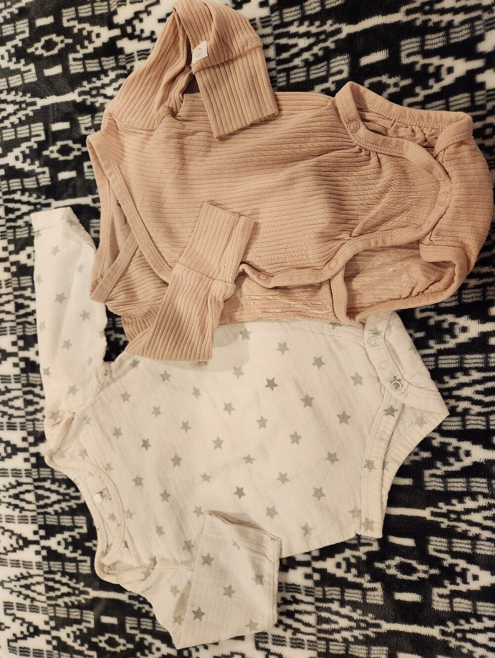 H&M Light Pink Organic Cotton Baby Bodysuit & White/Gray Star Onesie